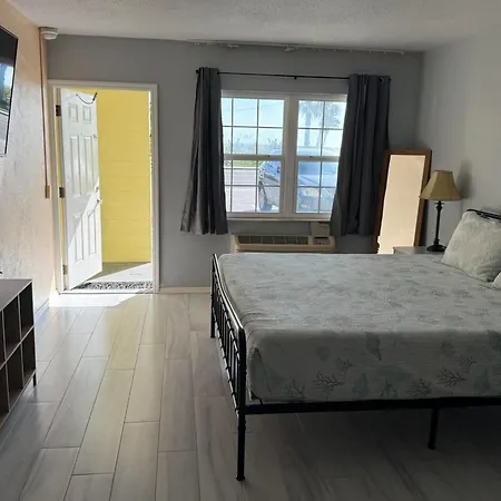 Studio 1 Motel - Daytona Beach-3